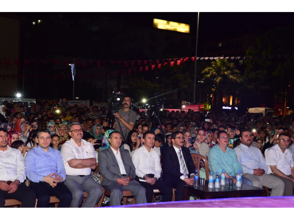 Önül Sevgisi Meydanları Doldurdu