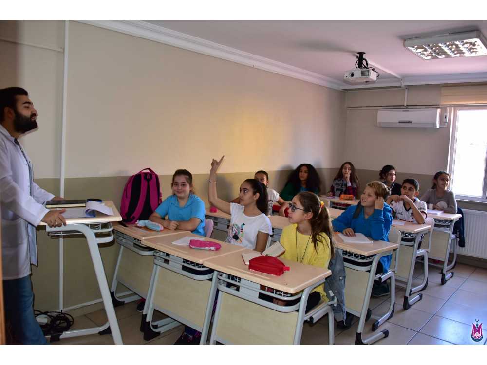 Şehzadeler'den ücretsiz İngilizce kursu