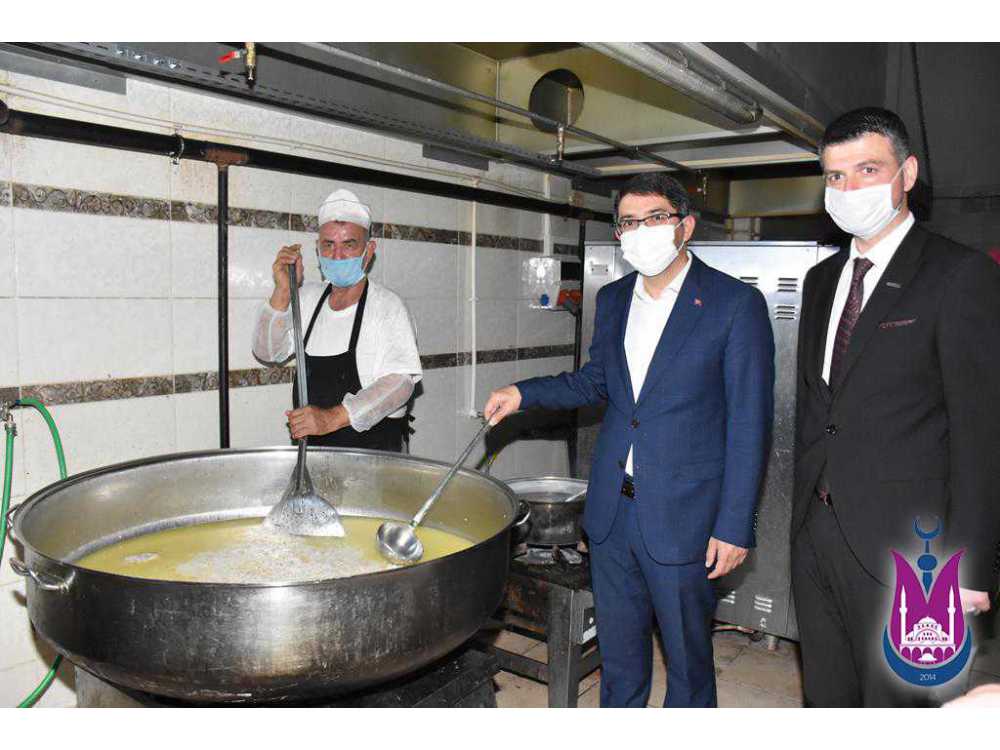 ŞEHZADELERDE BİN AİLEYE SICAK YEMEK YARDIMI